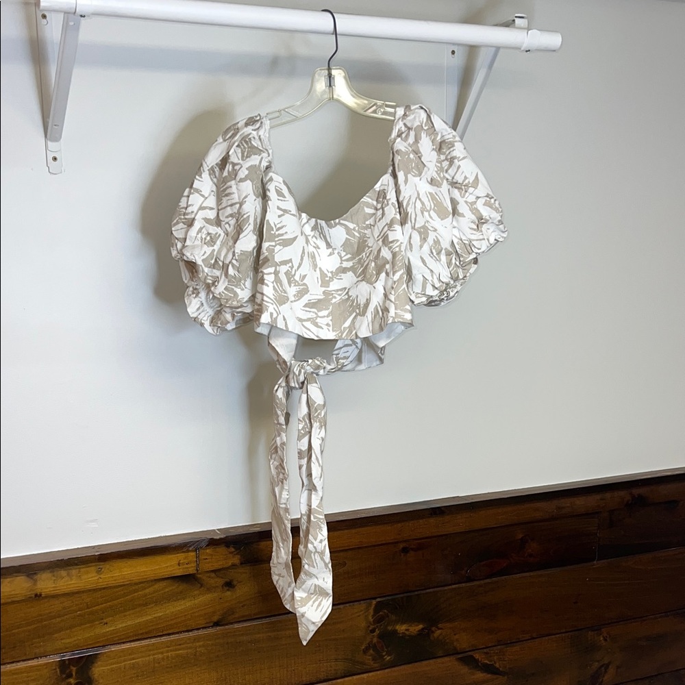 Floral Tie-Front Puff Sleeve Crop Top - Beige/White